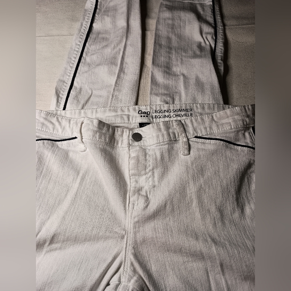 2/$30 GAP Designer white Denim leggings (#39)